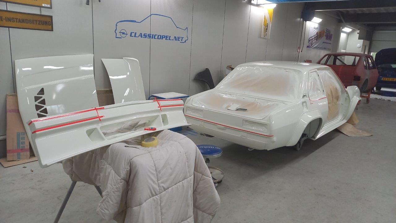 Opel-Ascona-B-400-R22-121-124