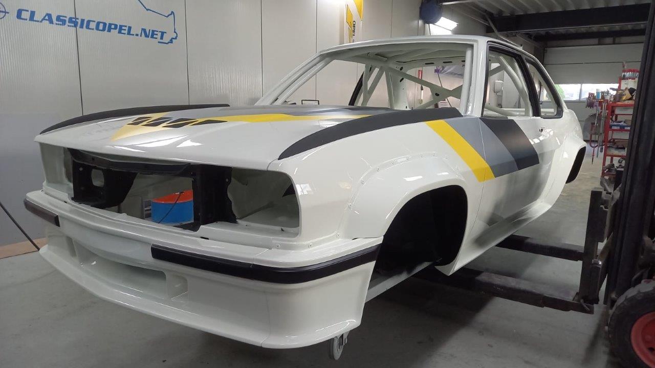 Opel-Ascona-B-400-R22-121-150