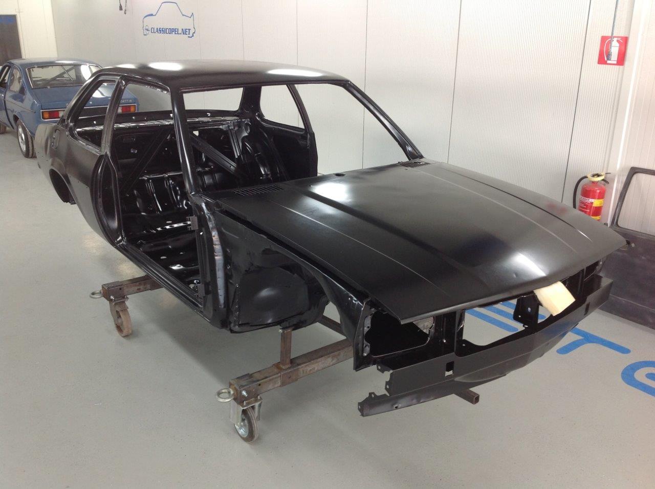 Opel Ascona B wit 01 (100)