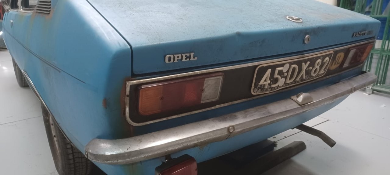 Opel-Kadett-C-Coupe-patina-104