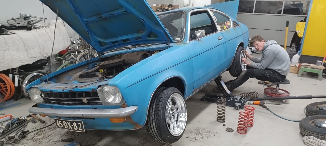 Opel-Kadett-C-Coupe-patina-143