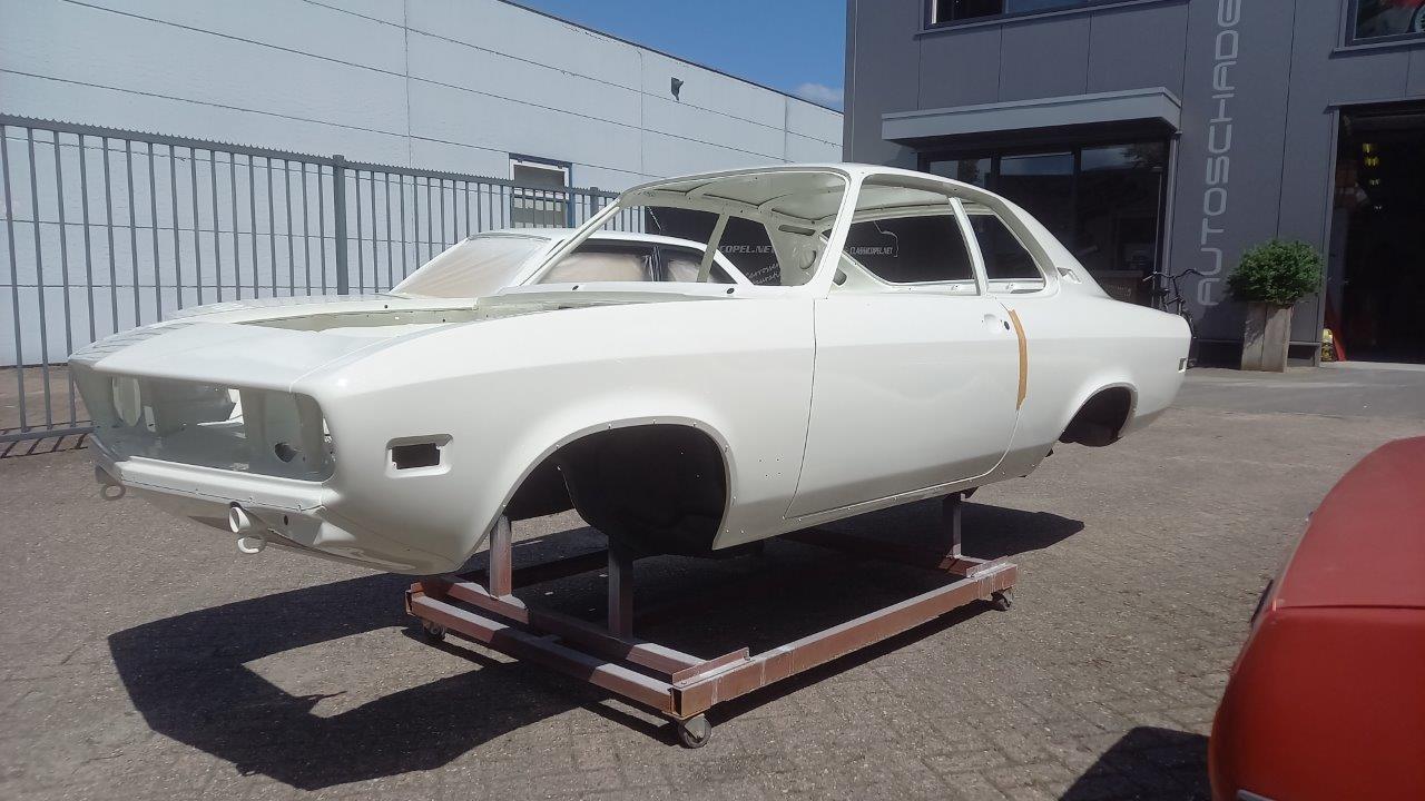 Opel-Manta-A-nr-03-211