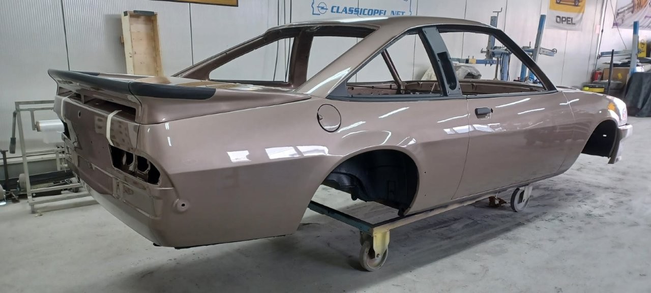 Opel-Manta-B-GSi-nr-17-411