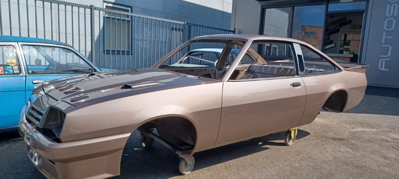 Opel-Manta-B-GSi-nr-17-413