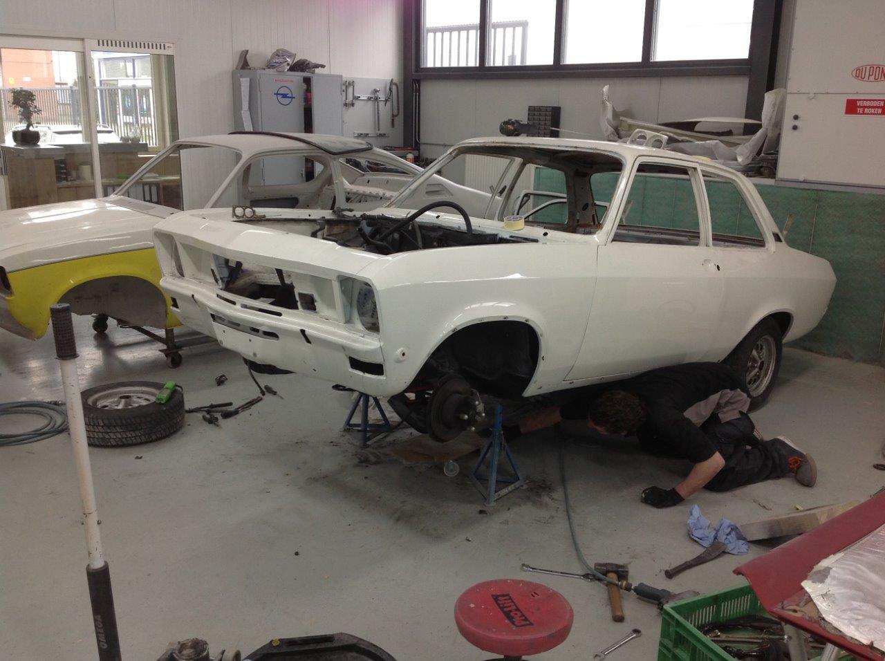 Opel Ascona A wit (147)