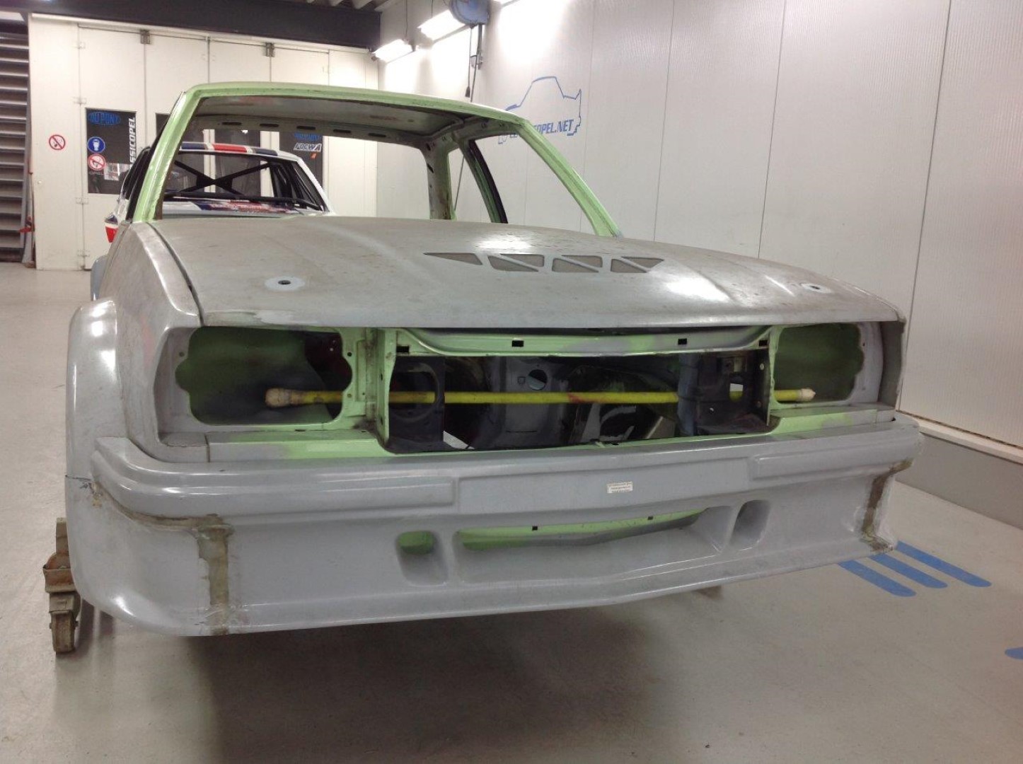 Ascona-B400R10110-106