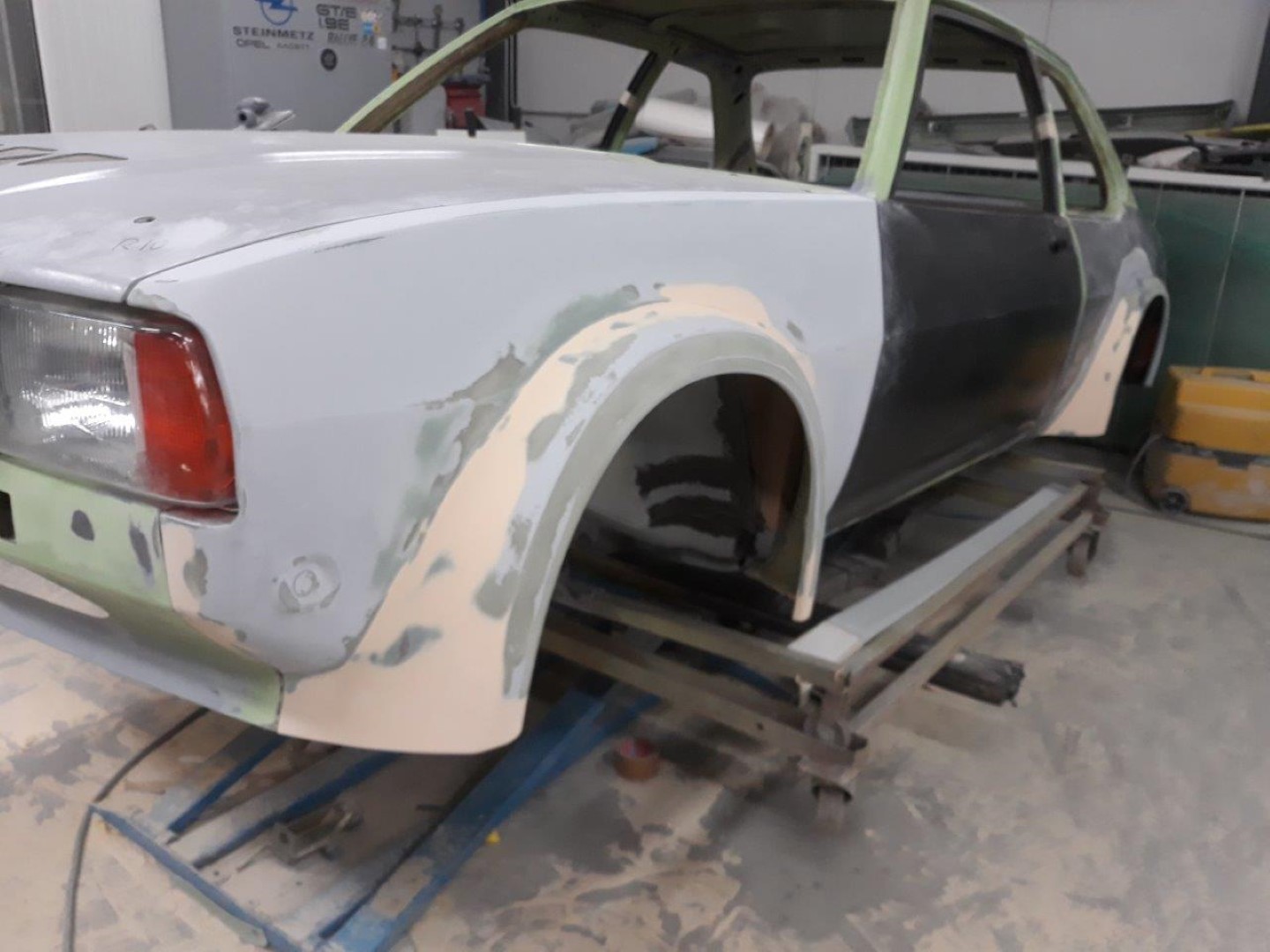 Ascona-B400R10110-129