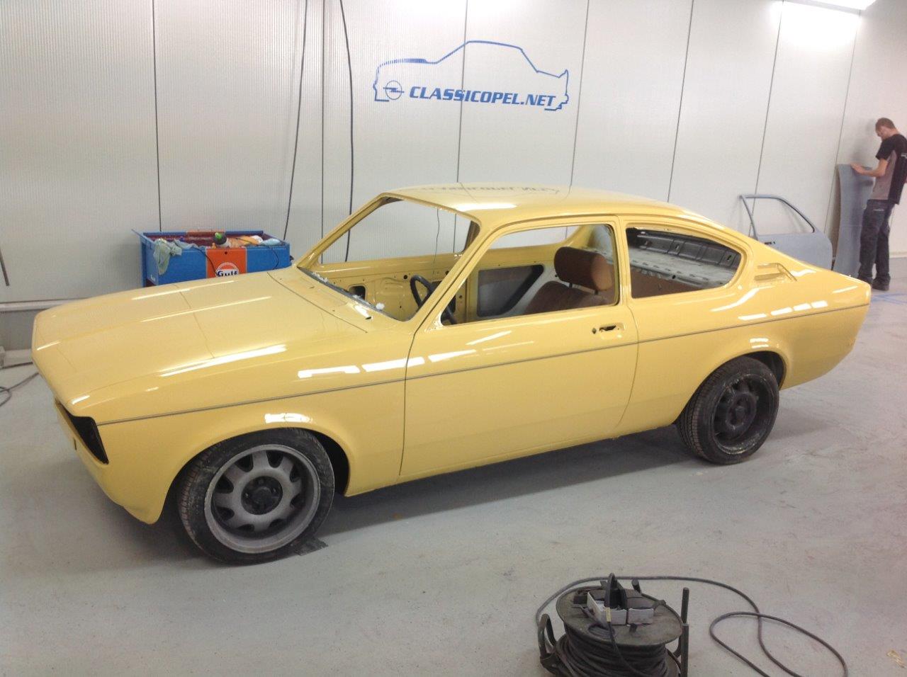 Opel Kadett C Coupe 20E geel (141)