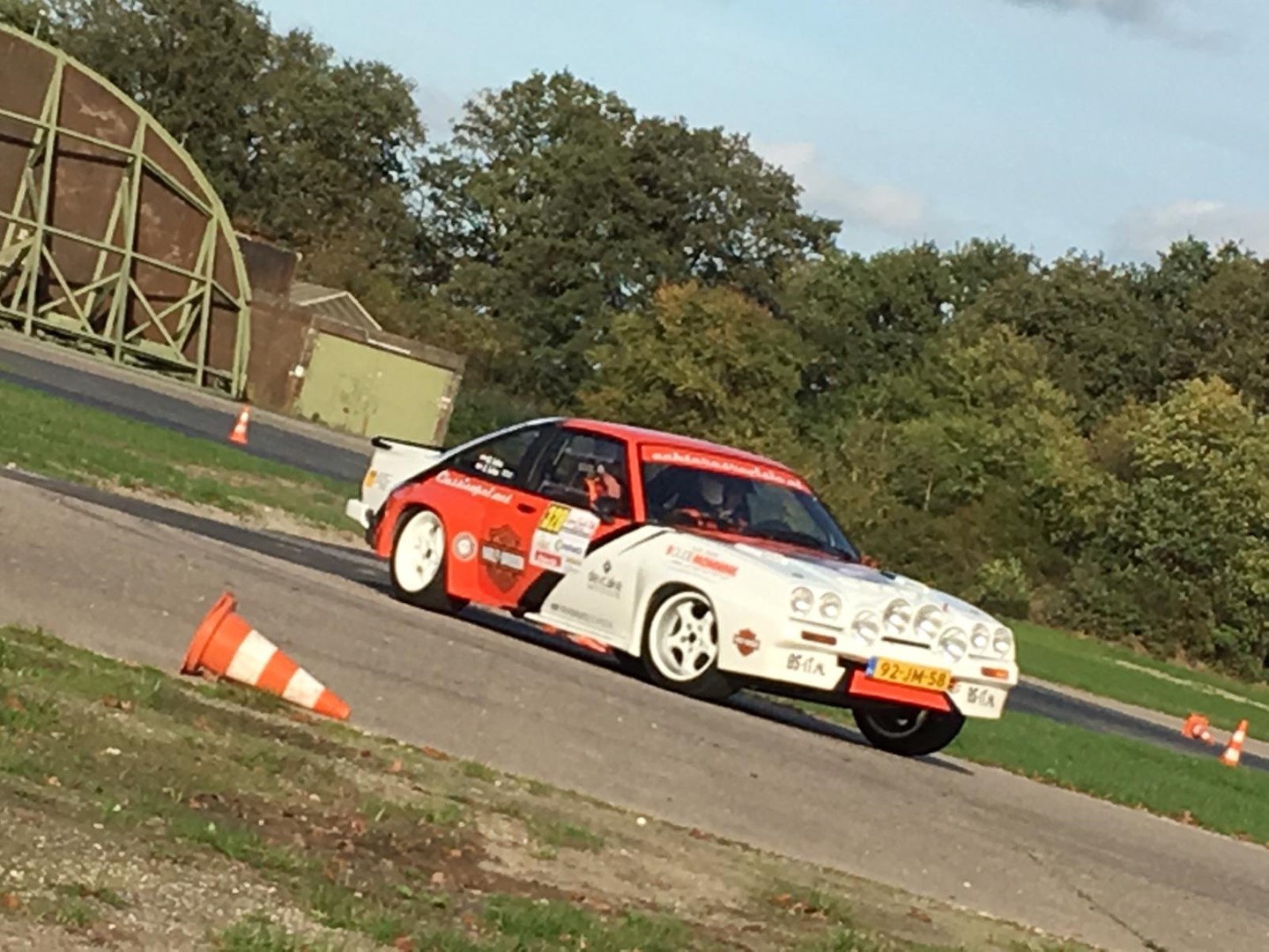 Opel-Manta-400-R-Harley-327
