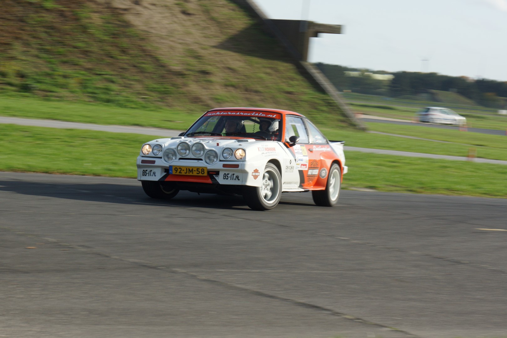 Opel-Manta-400-R-Harley-332